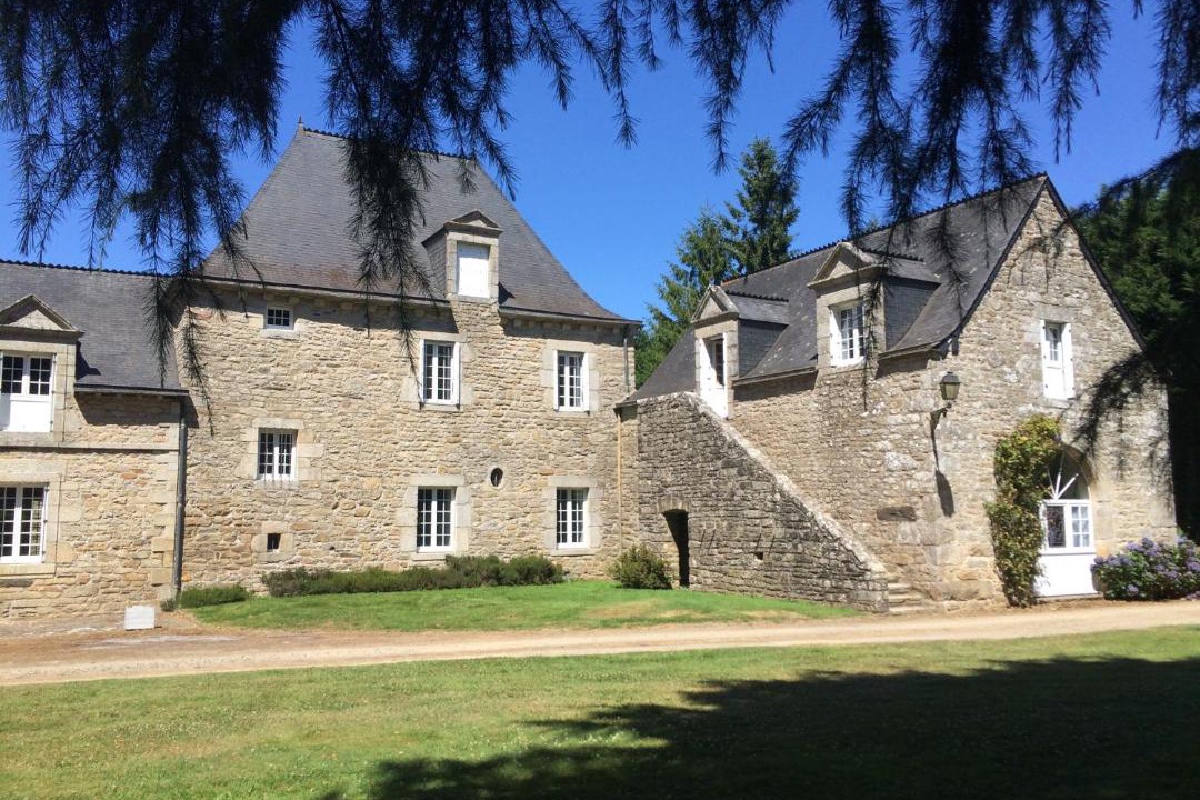 Photo of Buildings in Malansac