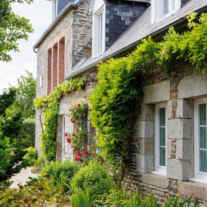 Photo of Buildings in Vains