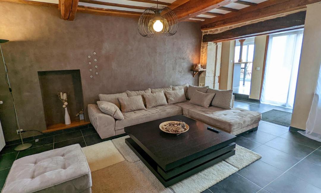 Photo of Livingroom in Fussey