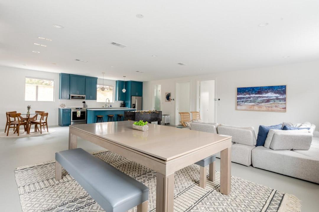 Photo of Livingroom in Knox - Henderson
