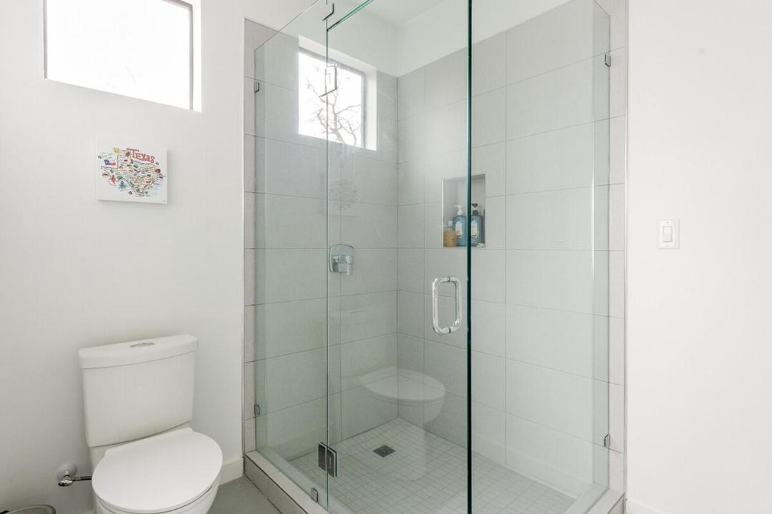 Photo of Bathroom in Knox - Henderson