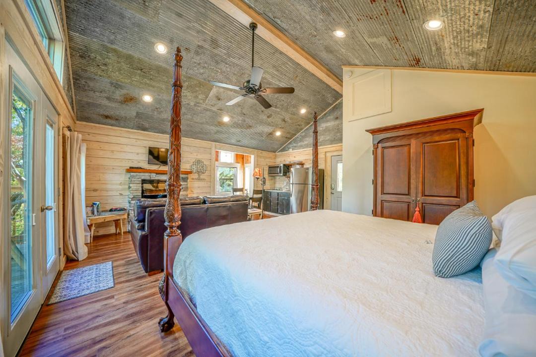 Photo of Bedroom in Mid America