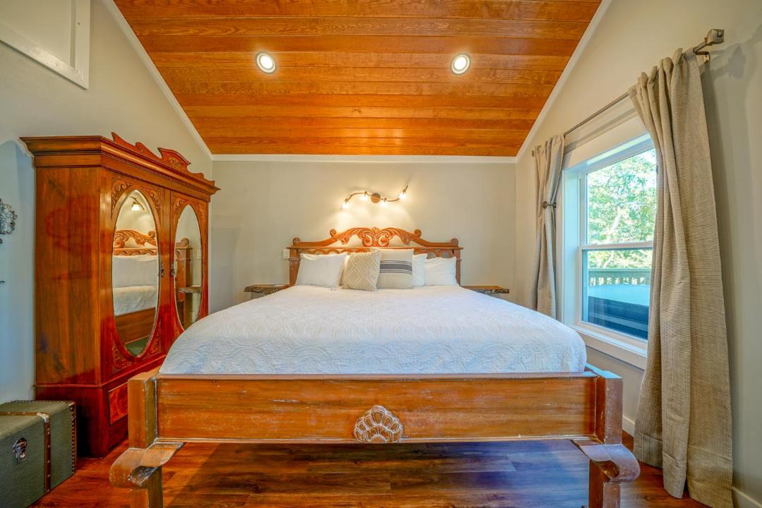 Photo of Bedroom in Mid America