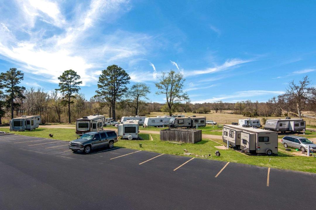 Photo of Others in Broken Bow