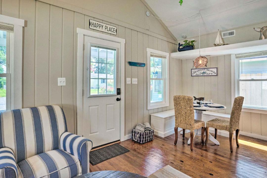 Photo of Livingroom in Colonial Beach