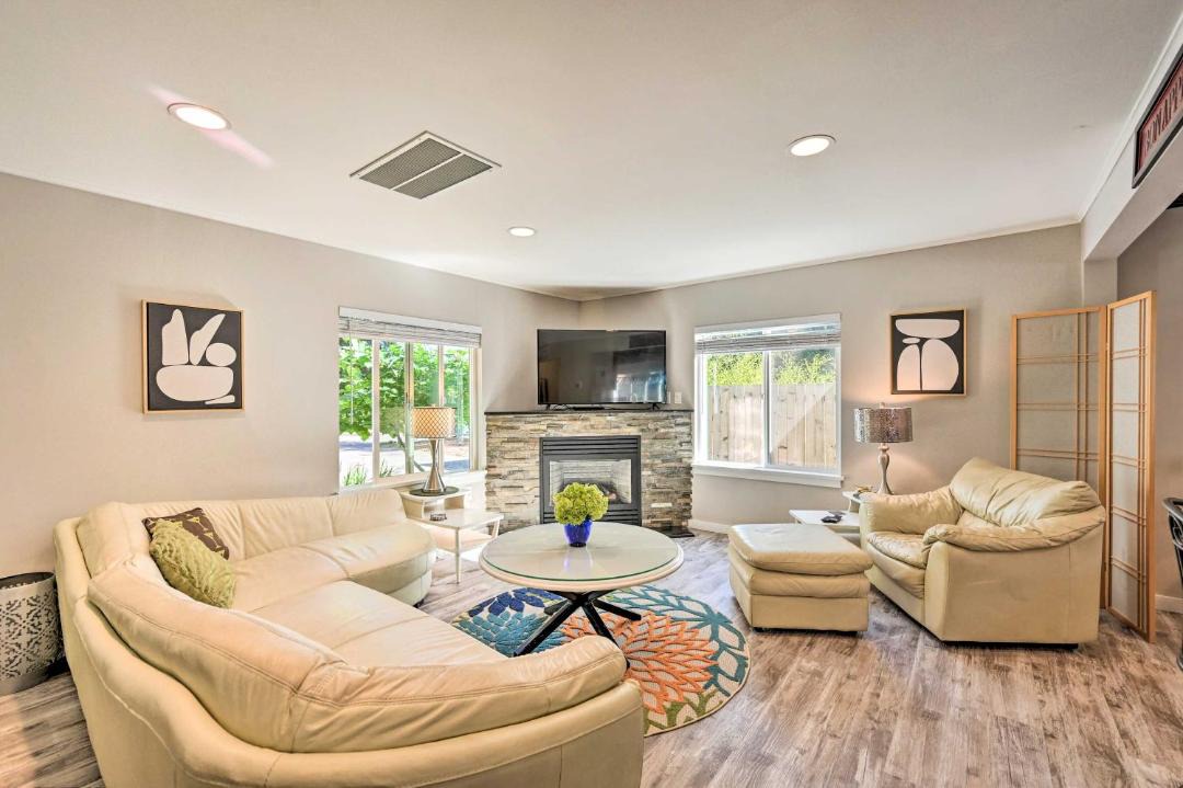 Photo of Livingroom in Kirkland