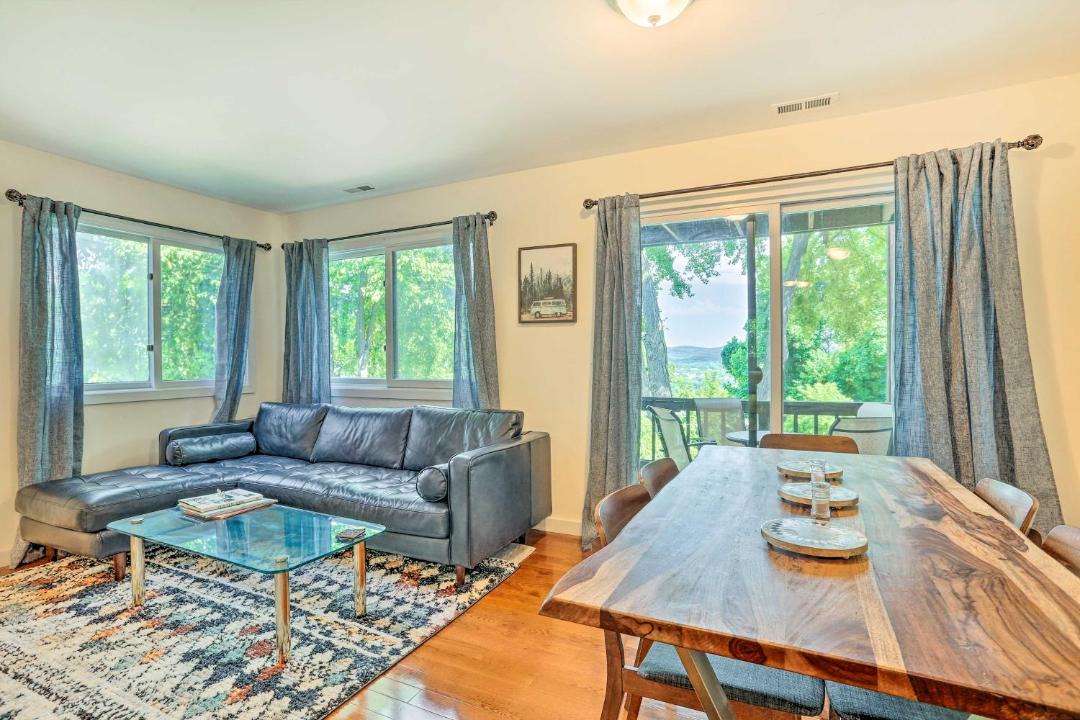 Photo of Livingroom in Vernon