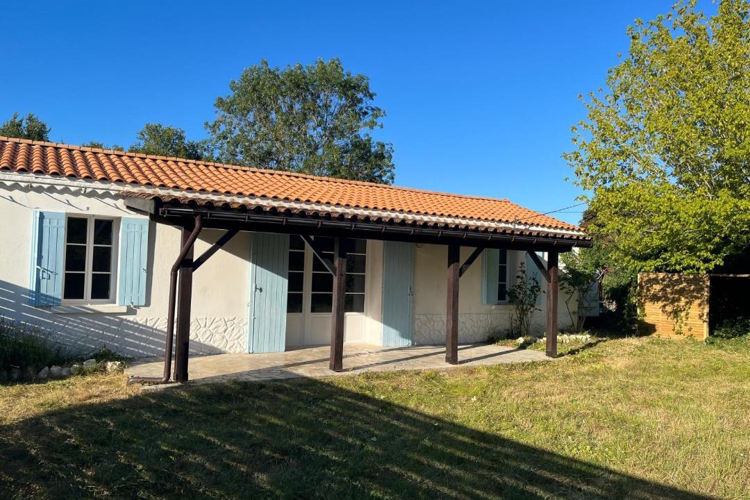Photo of Buildings in Lesparre-Medoc