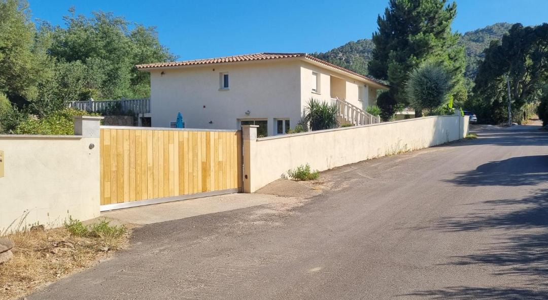 Photo of Buildings in Pinarellu