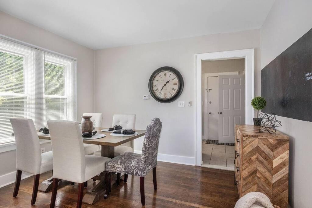 Photo of Livingroom in Water Hill