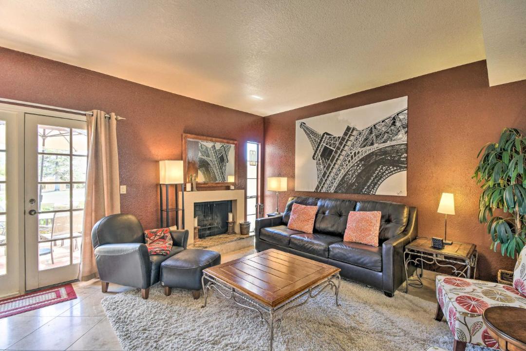 Photo of Livingroom in Biltmore Courts