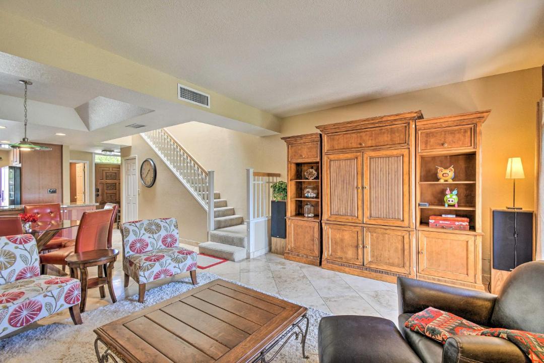 Photo of Livingroom in Biltmore Courts