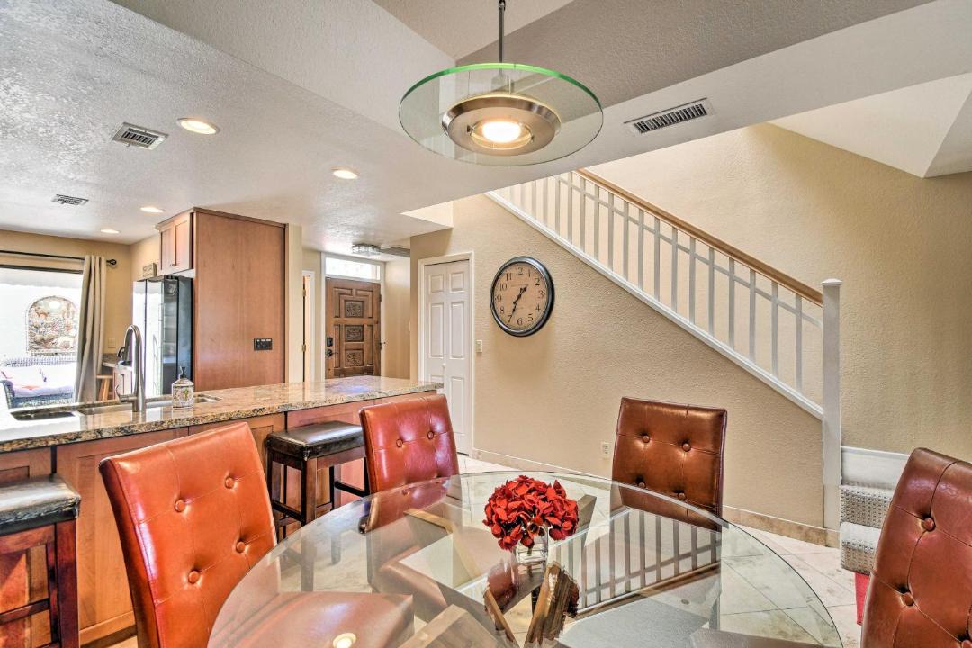 Photo of Livingroom in Biltmore Courts