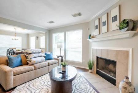 Photo of Livingroom in Cypress