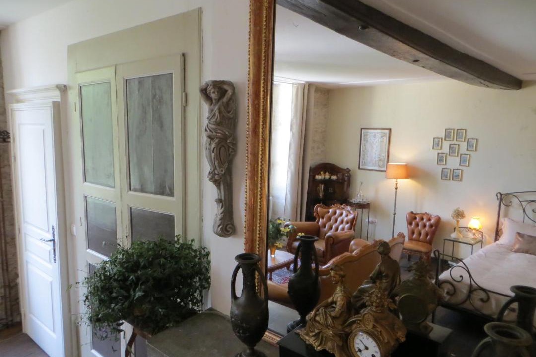 Photo of Others in Montsaugeon