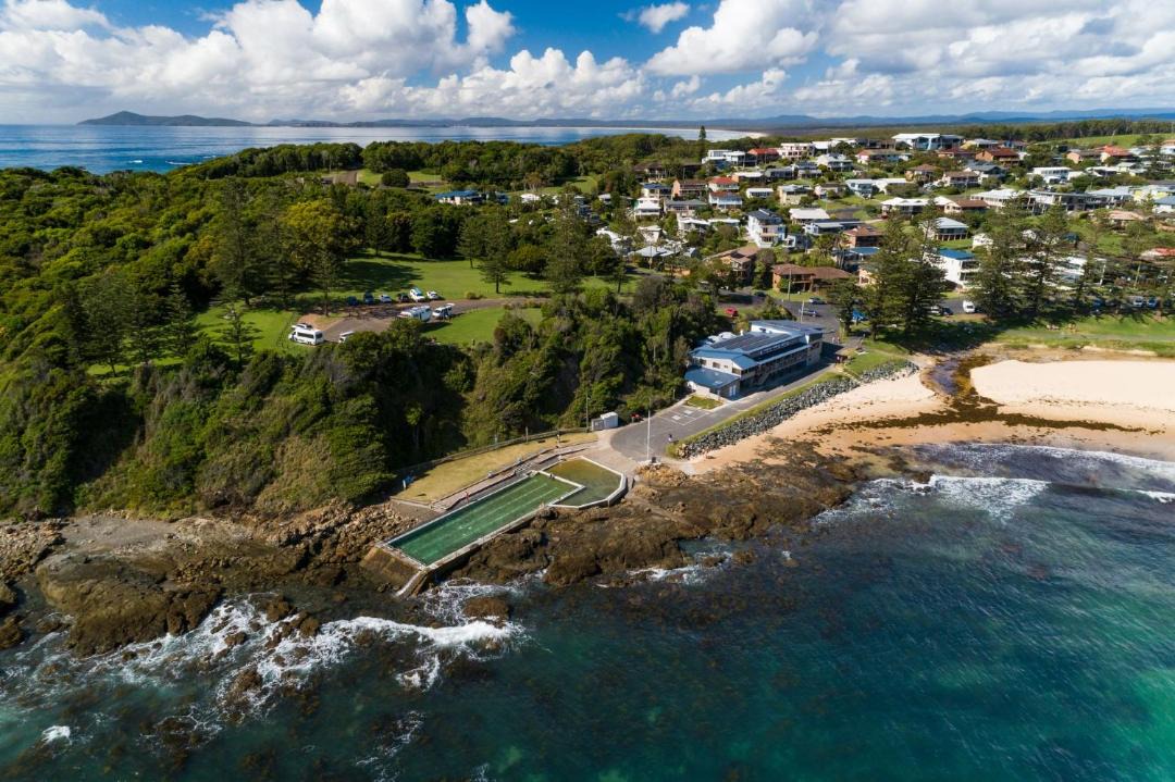 Photo of Outdoor in Black Head