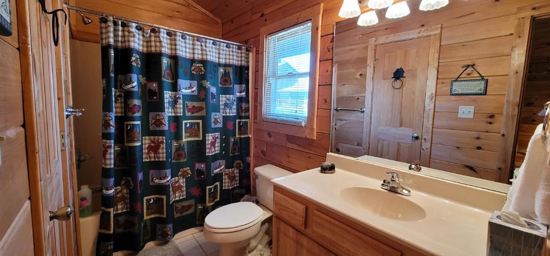 Photo of Bathroom in Pigeon Forge