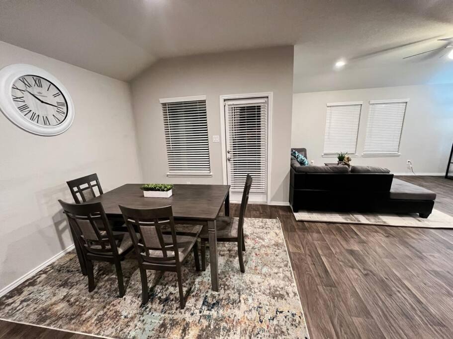 Photo of Livingroom in Barker