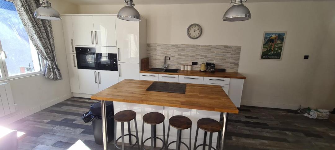 Photo of Kitchen in Sarrancolin