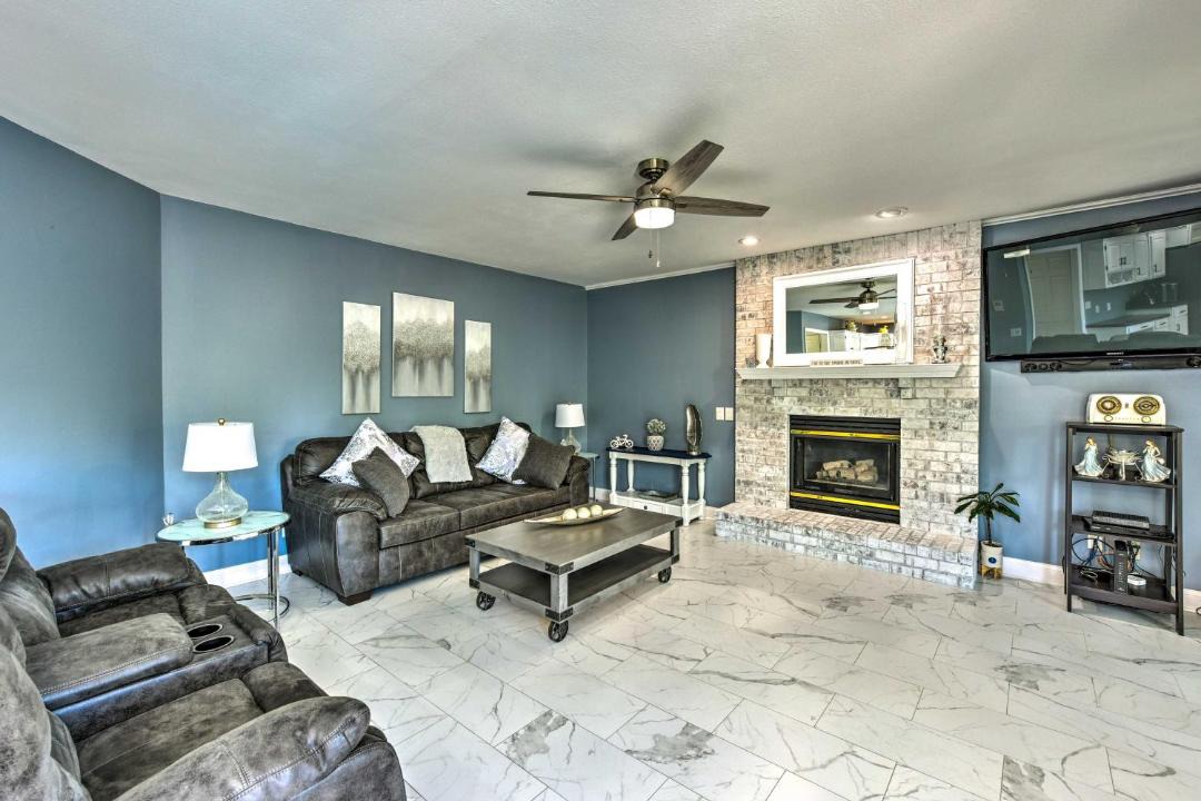 Photo of Livingroom in Maple Grove