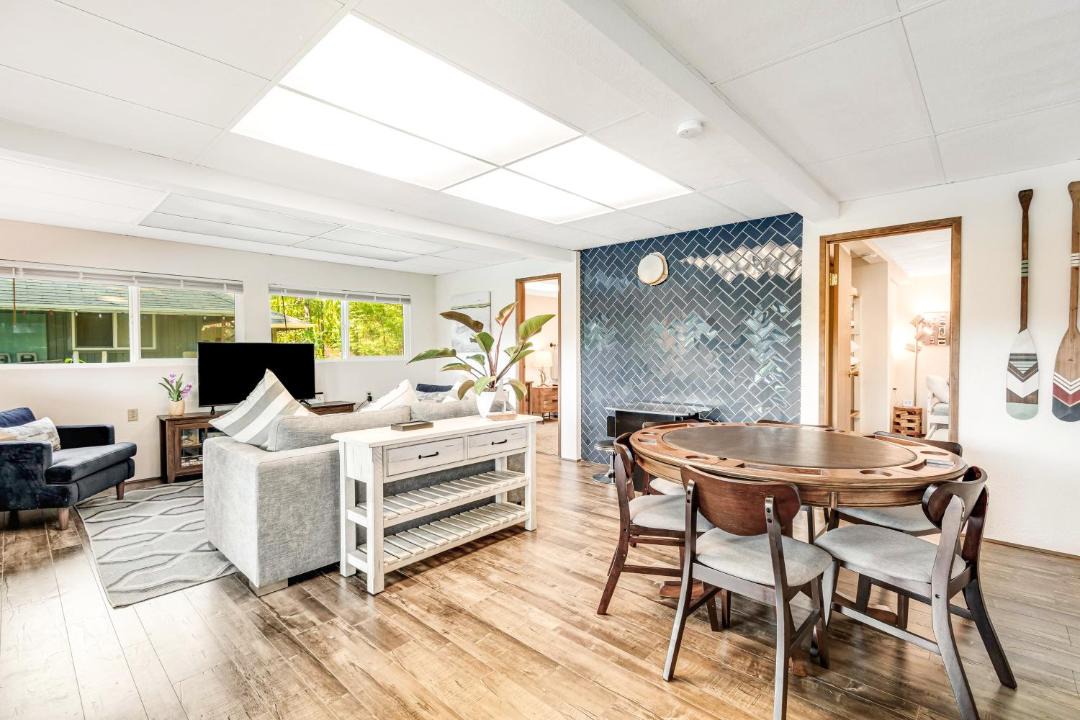 Photo of Others in Shelton