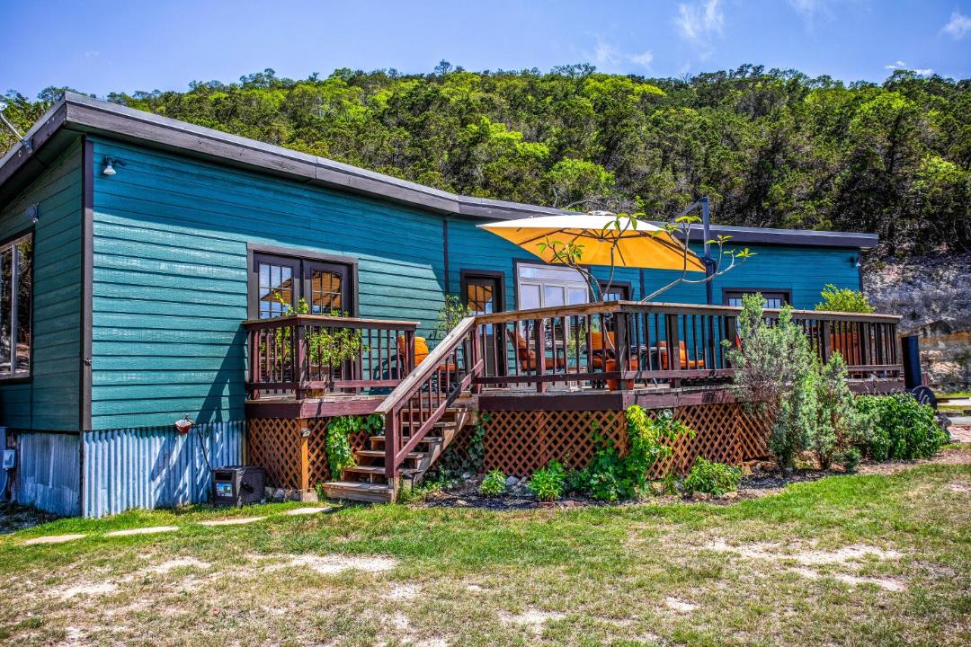 Photo of Buildings in Pipe Creek