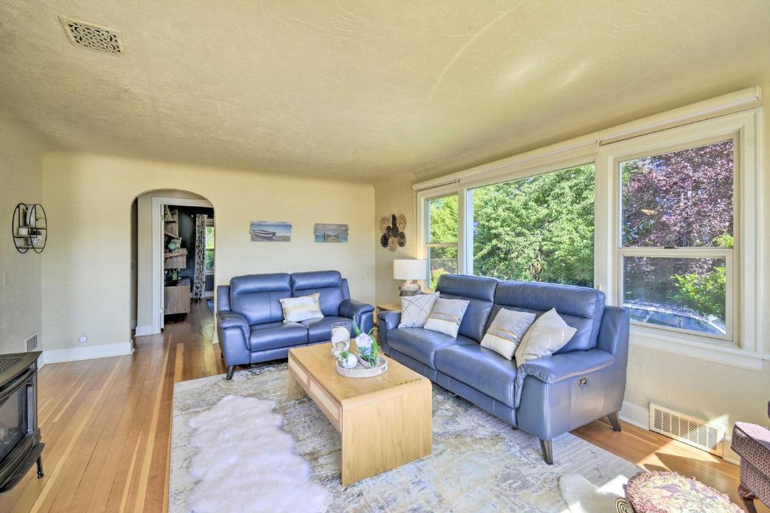 Photo of Livingroom in Bremerton
