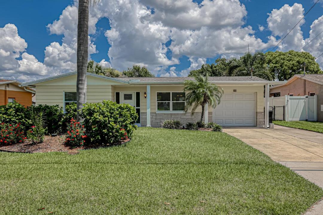Photo of Buildings in Lake Shore Estates