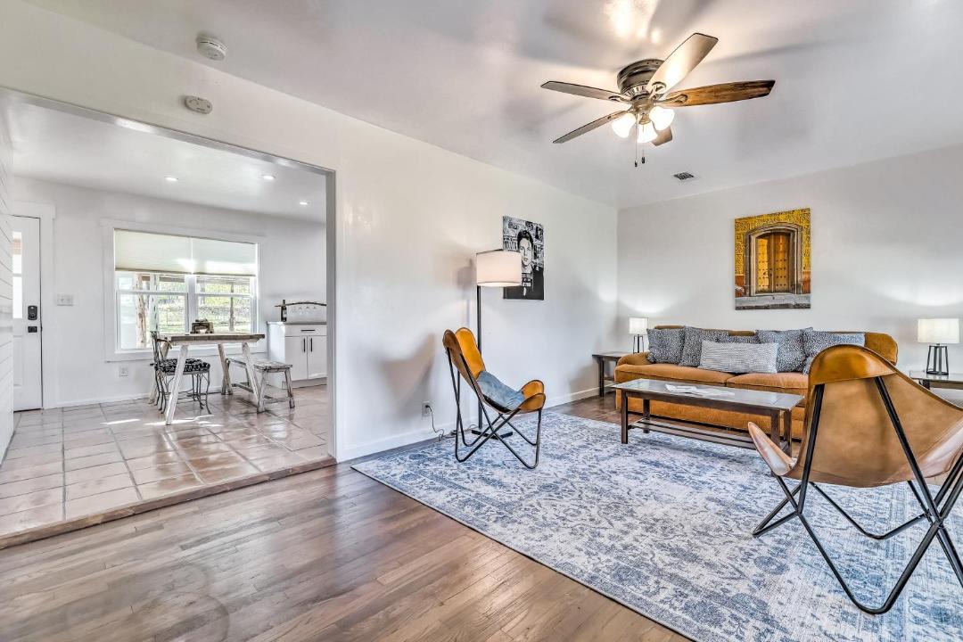 Photo of Livingroom in Fredericksburg
