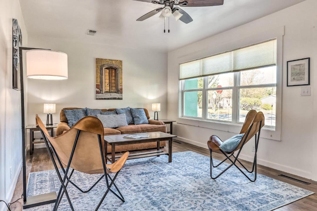 Photo of Livingroom in Fredericksburg