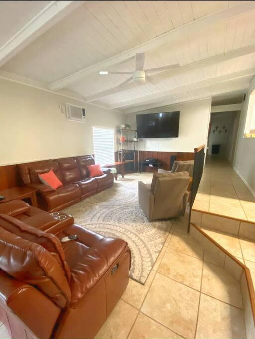 Photo of Livingroom in Lakehills