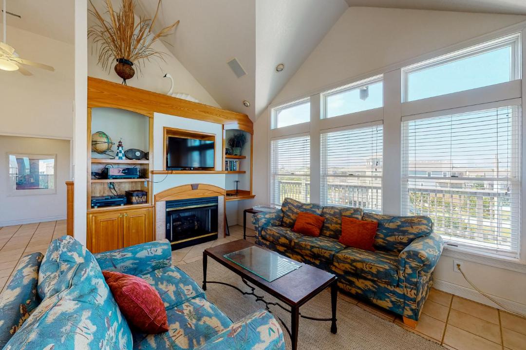 Photo of Livingroom in Waves
