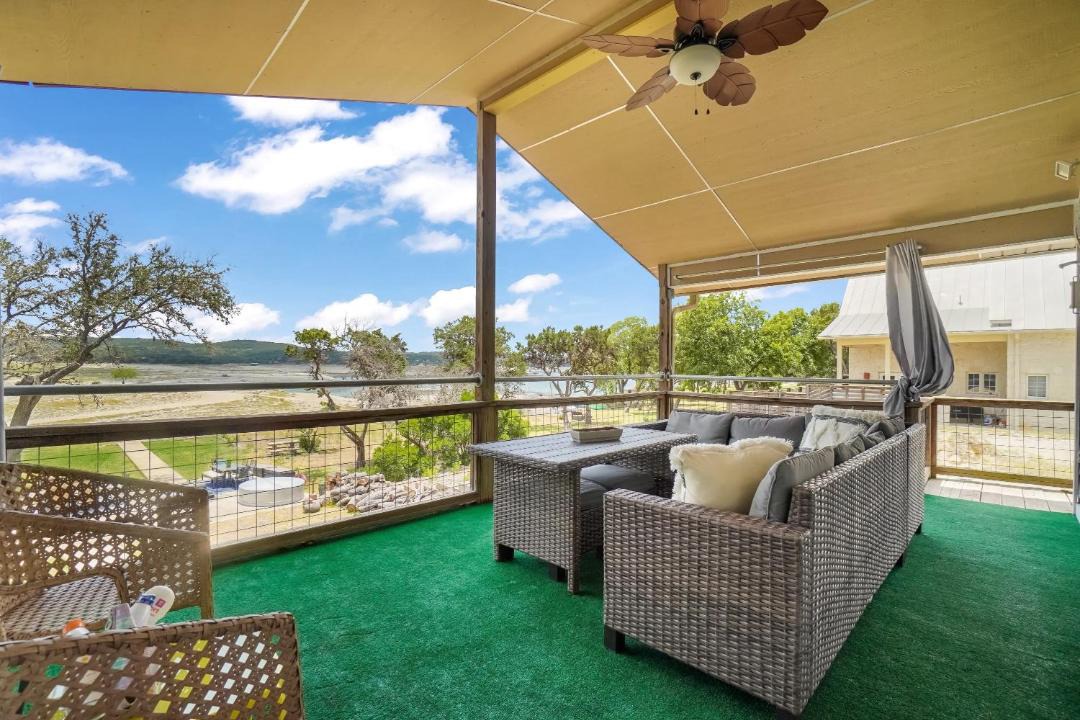 Photo of Patio Balcony in Lakehills