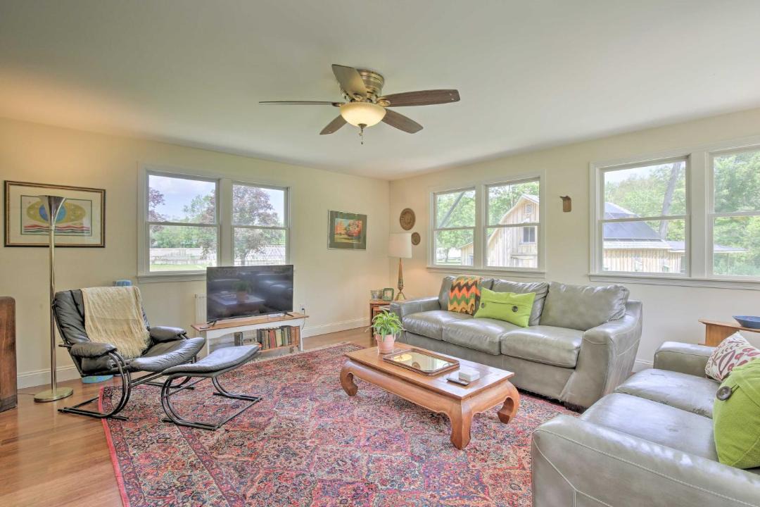 Photo of Livingroom in Ashley Falls