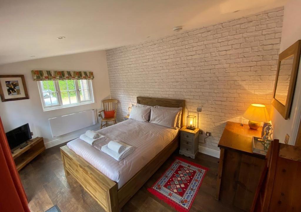 Photo of Others in Ockley