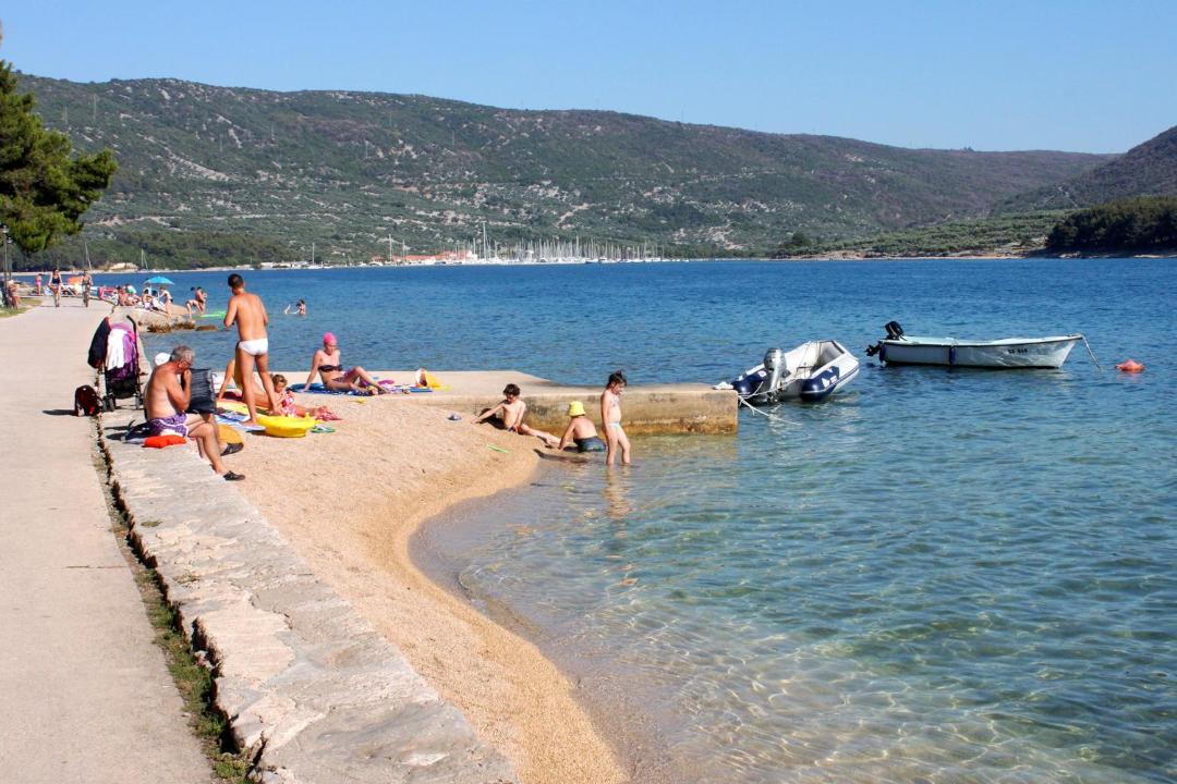Photo of Others in Cres
