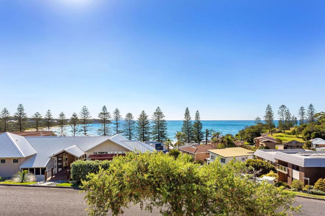 Photo of Outdoor in Black Head