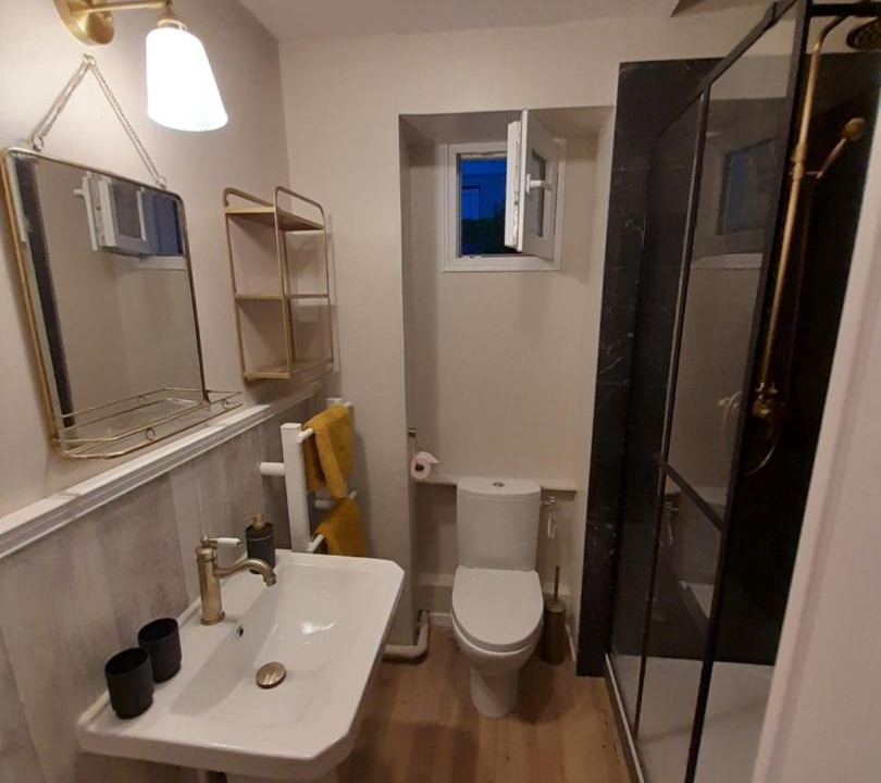 Photo of Bathroom in Coye-la-Foret