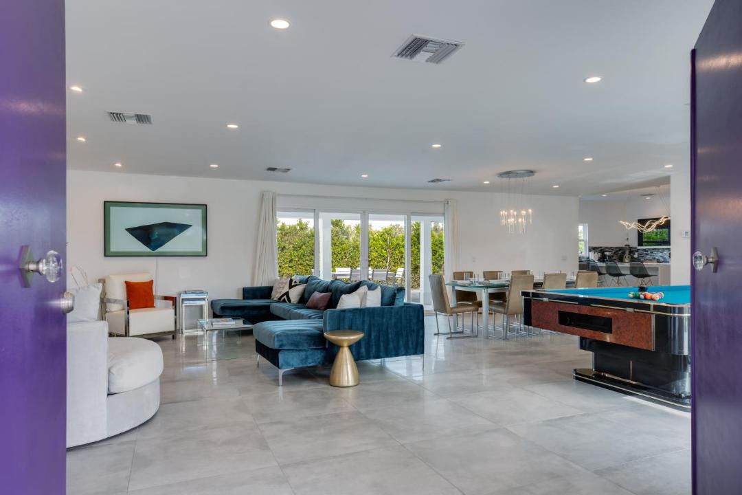 Photo of Livingroom in Desert Park Estates