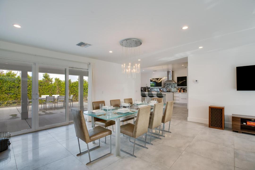 Photo of Livingroom in Desert Park Estates