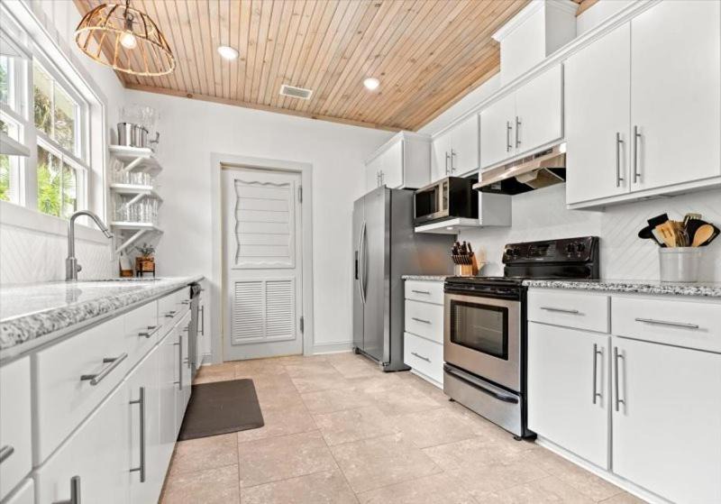 Photo of Kitchen in Saint Simons Island