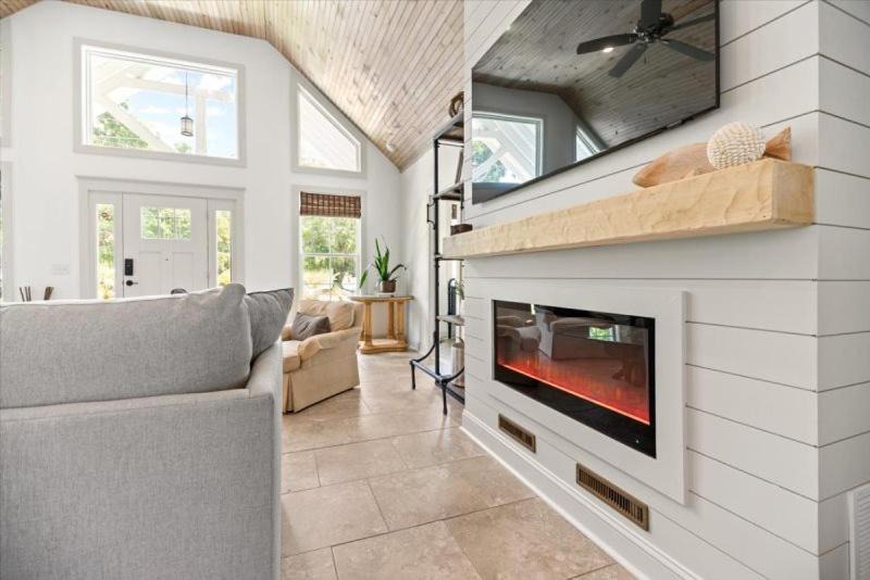 Photo of Livingroom in Saint Simons Island