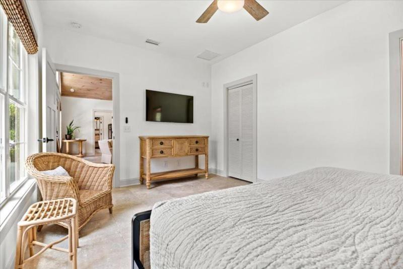Photo of Livingroom in Saint Simons Island