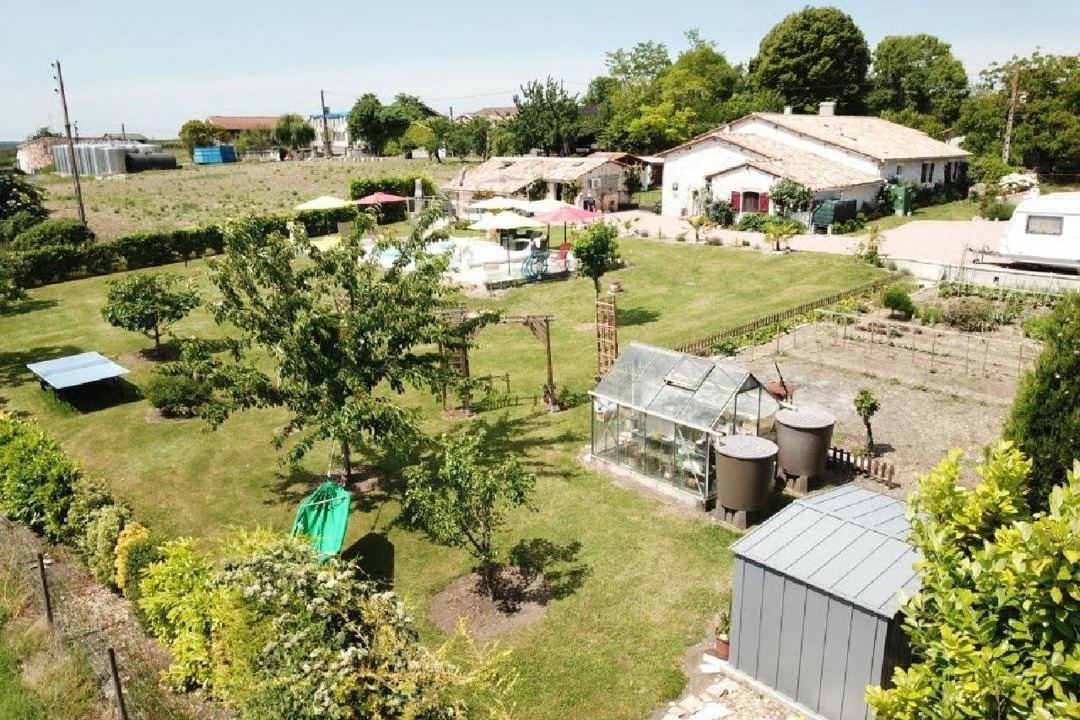 Photo of Buildings in Saint-Maigrin