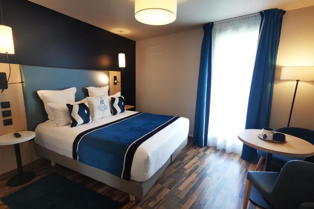 Photo of Bedroom in Asnieres-sur-Seine