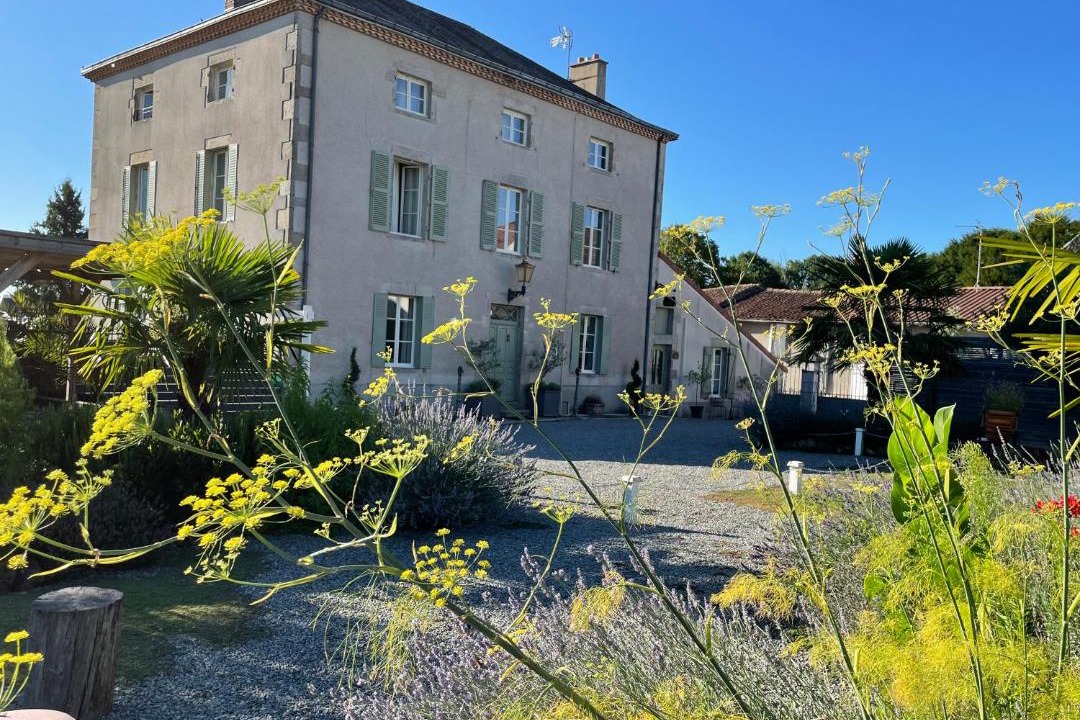 Photo of Others in Mezieres-sur-Issoire