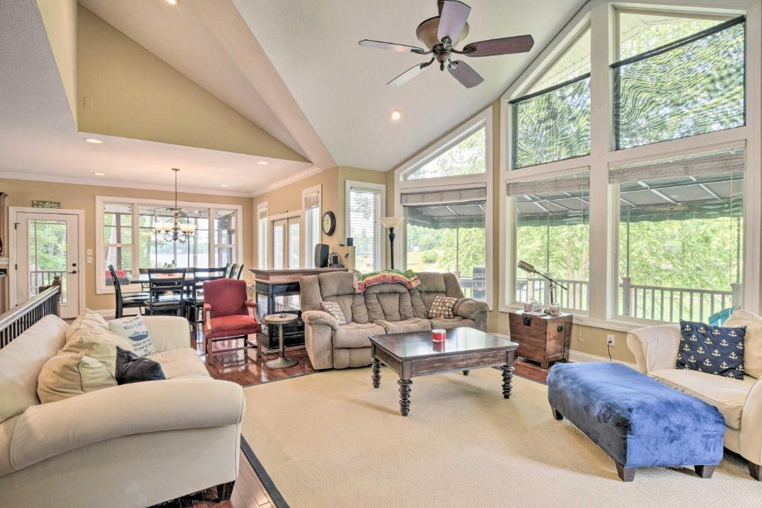 Photo of Livingroom in Lake Secession