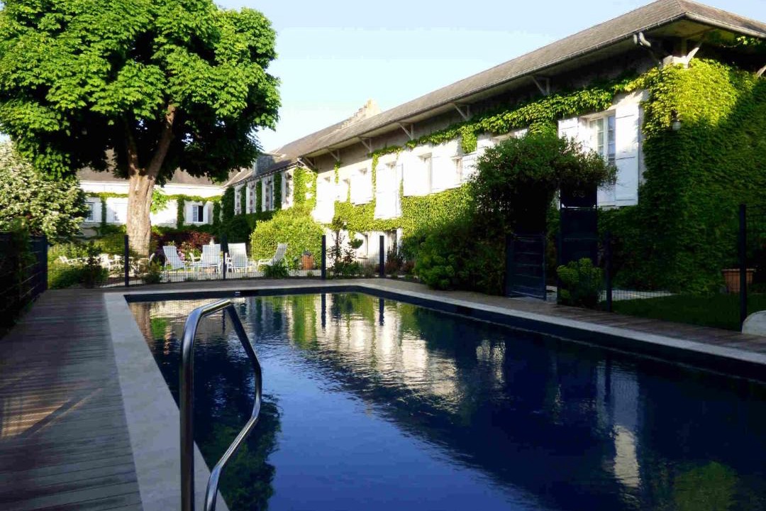 Photo of Others in Tavers