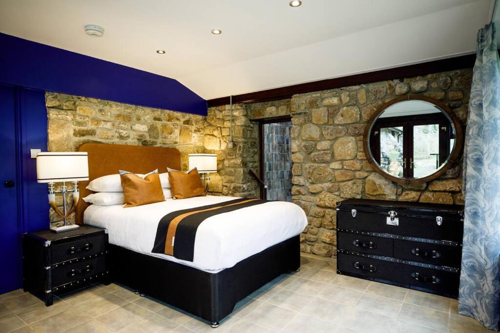 Photo of Others in Crynant