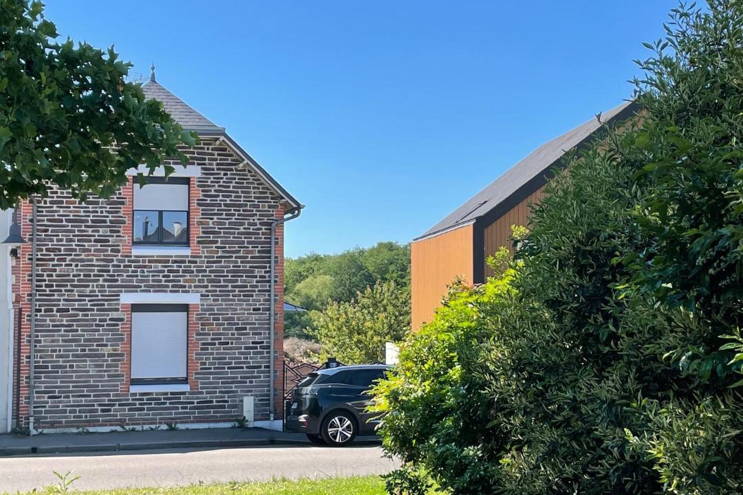 Photo of Buildings in Retiers